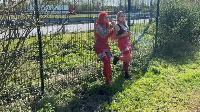 PREMIERE! Die perversesten 2 Piss-H*ren von der A42!