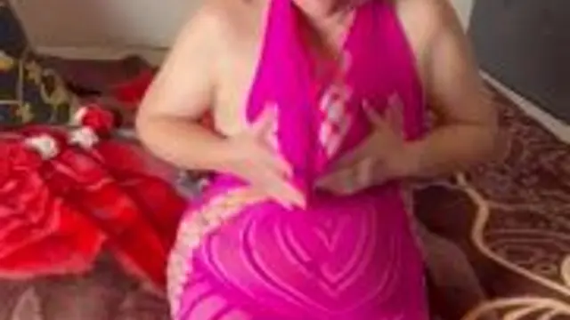 Auf dem Bett so geil