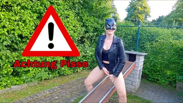 Public Piss Parade #22. Beim Minigolf