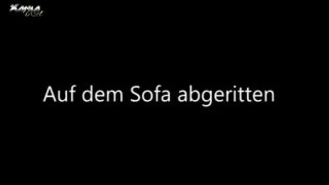 Auf dem Sofa abgeritten