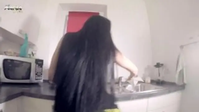 Krass hättest du dich das auch getraut? Creampiepussy/Küchenfick