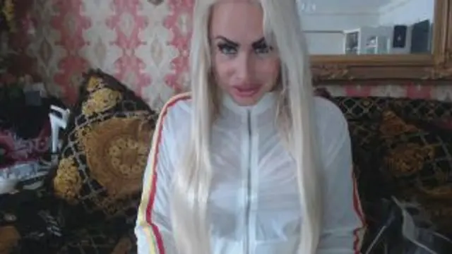 NYLONBARBIE sucht ZAHLNUTTE!!!